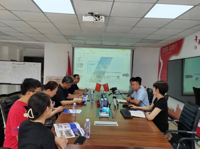 遼寧省測繪地理信息學會理事長楊國范、秘書長高振東一行到公司參觀指導