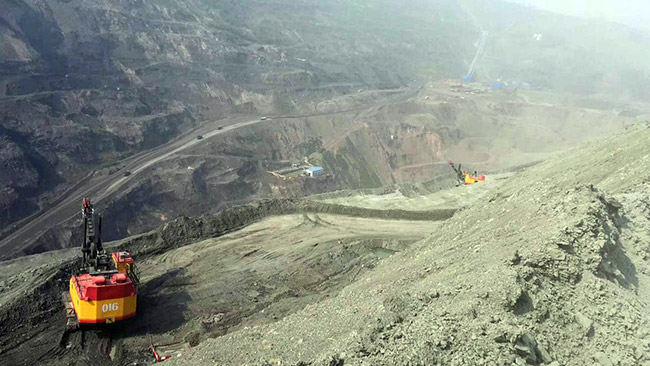 撫順礦業(yè)集團西露天礦土石方剝離鉆孔工程